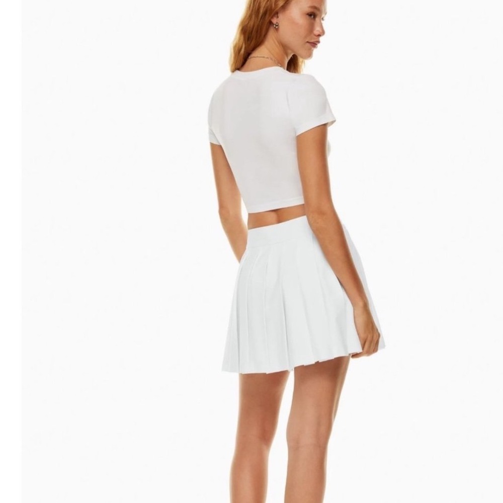 Aritzia Sun deh White Pleated Mini Skirt 2 NWT - Picture 3 of 8